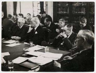 Anhörung zum Hoover-Moratorium zur Klärung der Frage der deutschen Reparationszahlungen und der alliierten Kriegsschulden, Senate Finance Committee, Washington D.C.