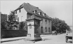 Queckbrunnen und Katholisches Kinderheim : Queckbrunnen, 1870, Dresden