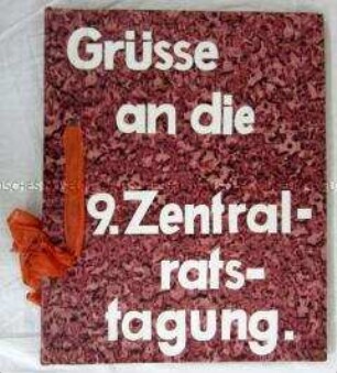 Ordner mit Grußbotschaften von Schülern zur 9. Tagung des Zentralrats der FDJ