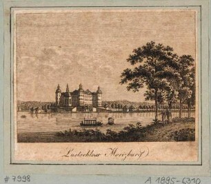 Das Schloss Moritzburg bei Dresden mit zwei Gondeln, Blick nach Nordosten