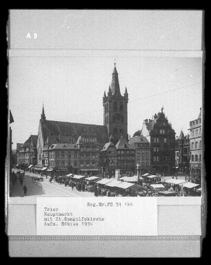 Trier, Hauptmarkt mit St. Gangolfkirche