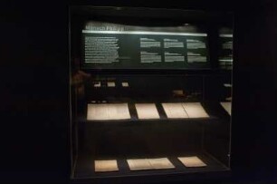 SLUB, Ausstellung "Wie Luthers Worte fliegen lernten" : Vitrine "Mensch Philipp"