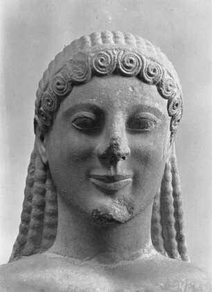 Kuros aus dem Heiligtum des Apollon Ptoios