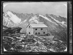 Zillergründl. Plauener Hütte im Kuchelmooskar