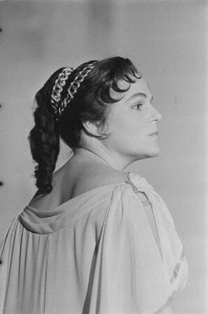Szenenbilder aus der Tragödie "Alkestis" von Euripides im Pergamonmuseum Berlin, November 1958 : Tragödie