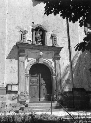 Binswangen (Sonthofen). Friedhofskirche. Portal