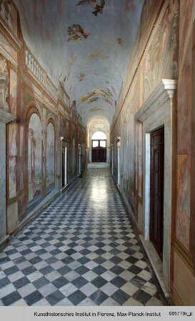 Freskendekoration mit Architekturprospekt und Engeln