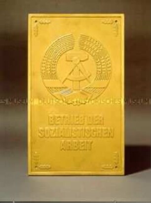 Auszeichnungsschild "Betrieb der sozialistischen Arbeit"