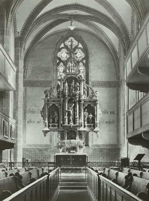 Kirche St. Afra, Inneres nach Osten zum Altar