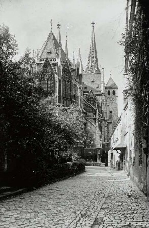 Regensburg, Dom St. Peter : Regensburg. Dom St. Peter. Ansicht von Ostnordosten durch die Domgasse