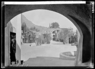 Gardone, Eingang zur Vittoriale degli italiani