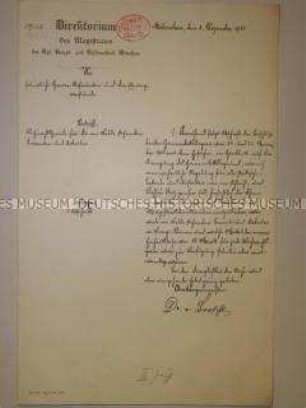 Kopie eines handschriftlichen Rundschreibens des Magistrats von München zum Beschluss einer Weihnachtsspende für im Felde Mitarbeiter