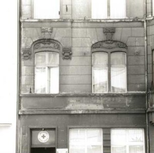Cottbus, Karl-Liebknecht-Straße 9. Wohn-und Verwaltungsgebäude (um 1903). Fenster (1.OG)