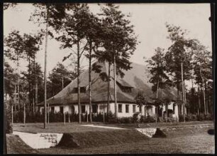 Kapelle auf dem Waldfriedhof Dahlem, Berlin: Rückansicht Kapelle