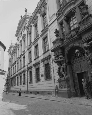 Palais Clam-Gallas & Haus Nr. 158