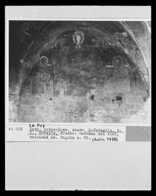 Thronende Madonna zwischen Engel und Heilige