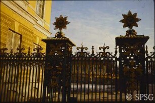 Berlin, Schloss Charlottenburg, Zauntor zum Ehrenhof.