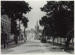 Gollnow. Blick über die Breite Straße in die Innenstadt. Im Bildhintergrund die Katharinenkirche