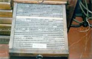 Steckschriftkasten mit Kursiv- und Fraktur-Schrift