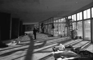 Freiburg: Wandelgang der Stadthalle vor der Vollendung