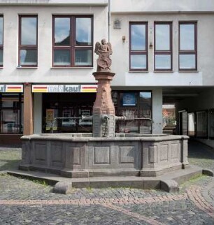 Engelsbrunnen; Laubach, Marktplatz