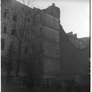 Negativ: Ruine, Elßholzstraße 7, 1955
