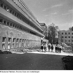 Junge Sanitäter Schwesternschule