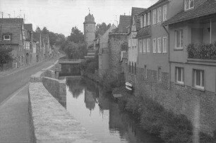 Marktbreit: Schlossgraben mit rundem Turm