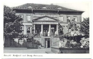 Rathaus mit Donopbrunnen. Detmold, Marktplatz