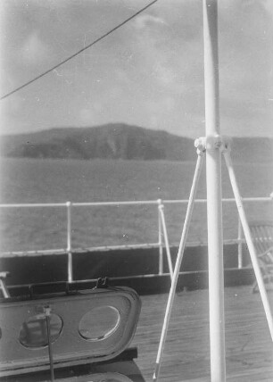 Küste : Blick vom Schiff auf eine Küste, vermutlich auf Madeira.
