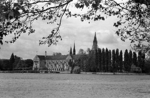 Konstanz: Inselhotel mit Vordergrund, vom See
