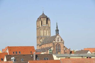 Stralsund - St. Jakobikirche : St. Jakobikirche, Blick vom Ozeaneum. Aufgenommen am 21. April 2011 in Stralsund