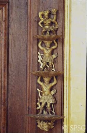Berlin, Schloss Charlottenburg, Chinesische Galerie (Porzellangalerie), R. 88, Detail des Spiegelrahmens.