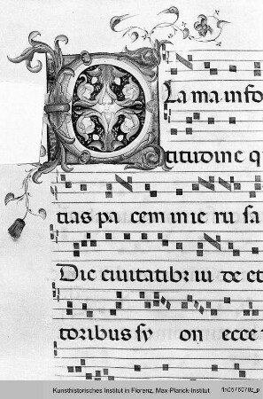 Buchseite mit Text, Neumen sowie historisierte Initiale E mit in Rankenwerk eingeschlossenem Gesicht - Corale