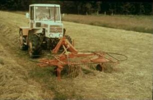 Fotografie: Futtererntetechnik, Werbegerät, Kreiselschwader, Frontanbau