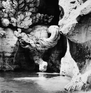 Gian Lorenzo Bernini, Pferd zwischen den Strömen am Vierströmebrunnen auf der Piazza Navona, begonnen 1647, Rom 1995 : Pferd zwischen den Strömen am Vierströmebrunnen auf der Piazza Navona