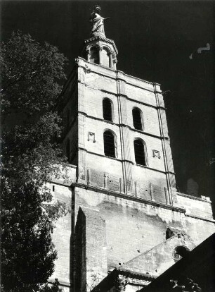 Turm der Kathedrale v. Notre Dame in Avignon