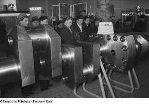 Kurbelwelle für Schiffsdieselmotor auf der Leipziger Frühjahrsmesse