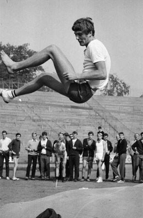 Leichtathletik-Vergleichskampf der Karlsruher Gymnasien im Wildparkstadion.