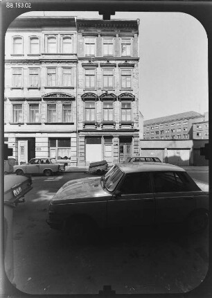 Leipzig-Zentrum, Münzgasse 15/13. Wohnhäuser mit Läden. Straßenfront (Teilansicht)