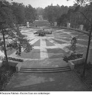 Ehrenmal VVN (Vereinigung der Verfolgten des Naziregimes) Heidefriedhof