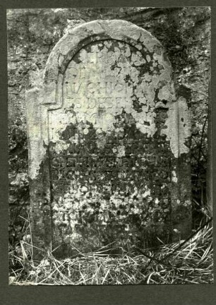 bei Frankenthal, Kirche. Grabstein, 18. Jh.