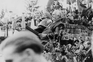 Wilhelm Pieck bei seinem Besuch in Schwarzenberg anlässlich des 800 Jährigen Stadtjubiläums am 10.September 1950 : Wilhelm Pieck bei seinem Besuch in Schwarzenberg anlässlich des 800 Jährigen Stadtjubiläums