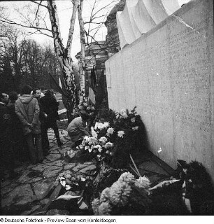 Johannisfriedhof Dresden, Einweihung einer Gedenkstätte für polnische und tschechische Staatsbürger, die in den Jahren des Faschismus in Deutschland (Dresden) ums Leben kamen