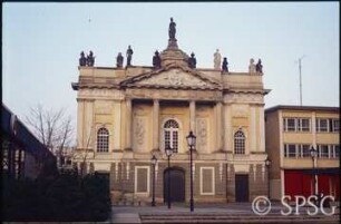 Potsdam, Park Sanssouci, Langer Stall, Kopfbau.