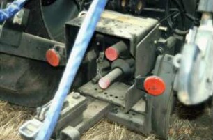 Fotografie: Traktor, Antriebs- und Anbausystem, Maschinenelement, Zapfwelle, Zugpendel