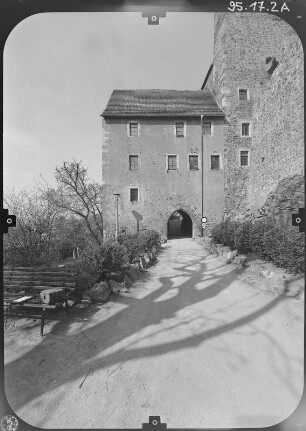 Kohren-Sahlis-Gnandstein. Burg Gnandstein (Baubeginn A. 13. Jh.). Torhaus und Südflügel