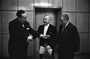 Verleihung des Bundesverdienstkreuzes an den Verwaltungsrat i.R. Heinrich Falk.