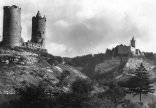 Ruine Saaleck und Rudelsburg an der Saale : Ruine Saaleck und Rudelsburg an der Saale. Ansicht vom Fahrweg Saaleck - Camburg gesehen
