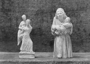 Tanagra-Figur, Alte Amme mit Kind